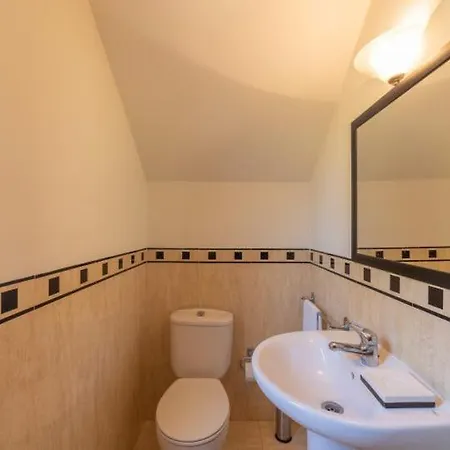 Agua - Modern Villa, Quiet Location Walkable To Restaurant And Supermarket Semesterbostad