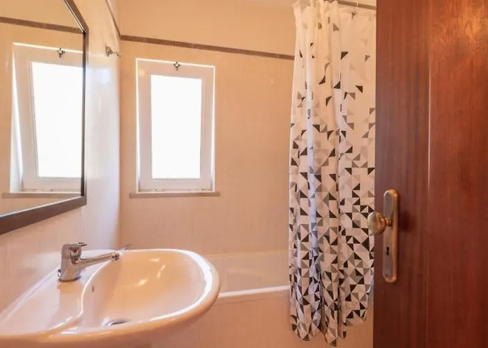 Agua - Modern Villa, Quiet Location Walkable To Restaurant And Supermarket