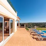 Agua - Modern Villa, Quiet Location Walkable To Restaurant And Supermarket